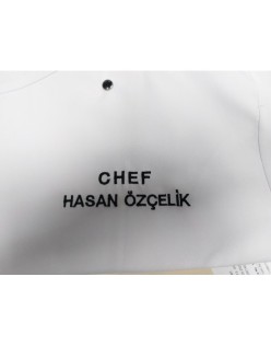 AD SOYAD Göğüs cep üzerine yazılmaktadır. 